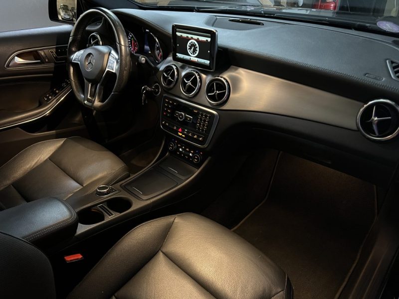  MERCEDES GLA 250 FASCINATION PACK AMG - 4MATIC - BVA - TOIT PANORAMIQUE - 114300KM  