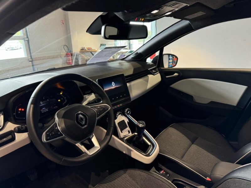 RENAULT CLIO 1.0 TCE 90 TECHNO / 1ERE MAIN / ENTRETIEN RENAULT  2023