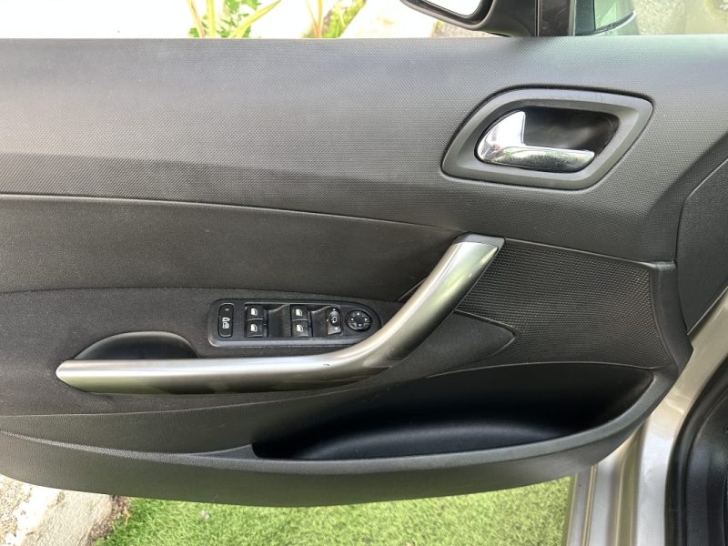 PEUGEOT 308 1.6 E-HDI 112 FAP BUSINESS PACK 