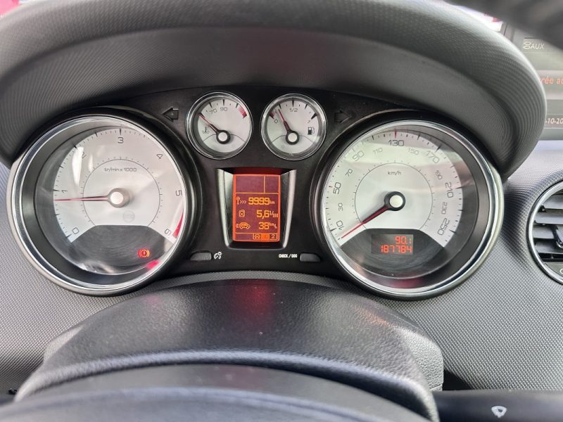 PEUGEOT 308 1.6 E-HDI 112 FAP BUSINESS PACK 