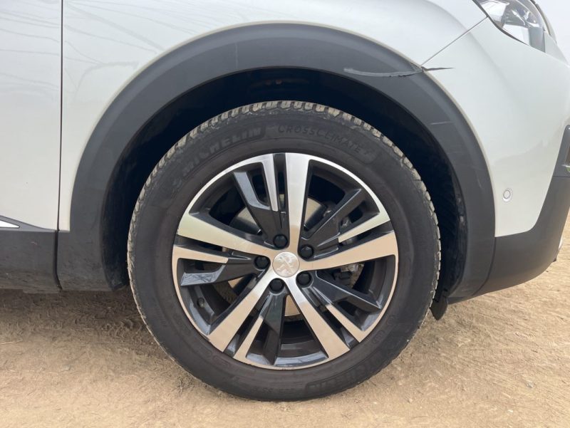 PEUGEOT 3008 GT LINE 1.5 L BLUEHDI 130 CH S&S EAT8