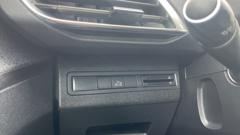 PEUGEOT 3008 GT LINE 1.5 L BLUEHDI 130 CH S&S EAT8