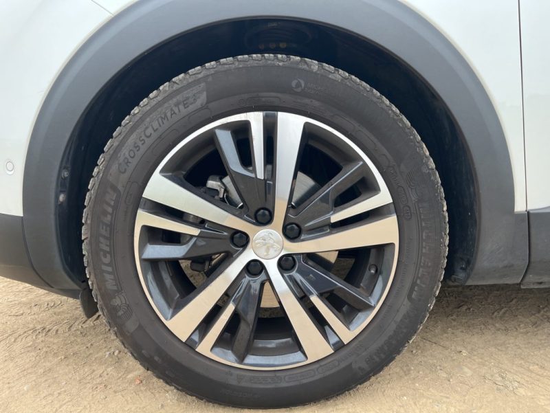 PEUGEOT 3008 GT LINE 1.5 L BLUEHDI 130 CH S&S EAT8