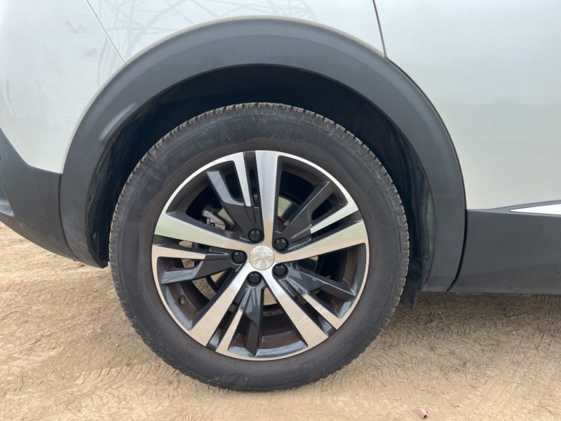 PEUGEOT 3008 GT LINE 1.5 L BLUEHDI 130 CH S&S EAT8