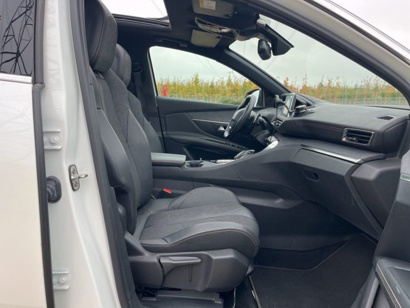 PEUGEOT 3008 GT LINE 1.5 L BLUEHDI 130 CH S&S EAT8