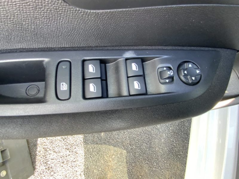 PEUGEOT 208 1.5 BLUE-HDI 100 CV STYLE 2021