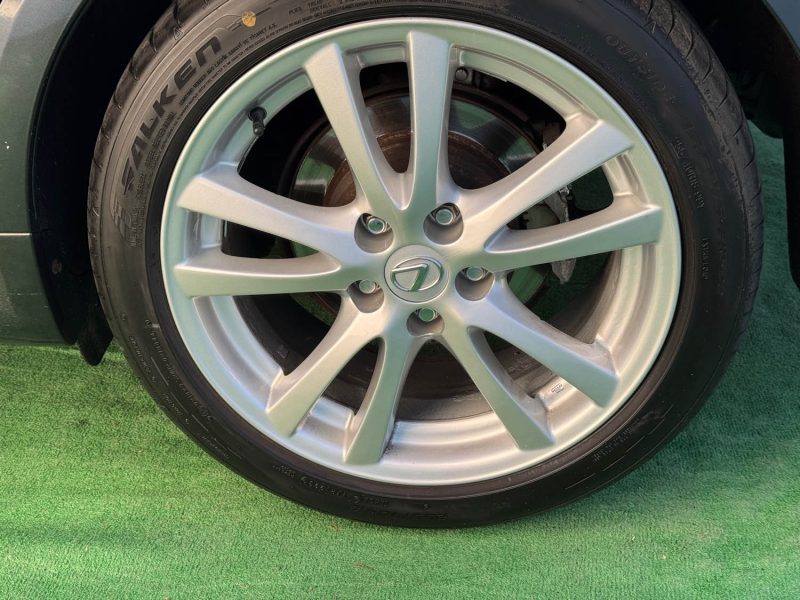 LEXUS IS220 IS 220D PACK SPORT 177CV/CAMERA/GPS/SIEGES CHAUFFANTS GARANTIE 6 MOIS 