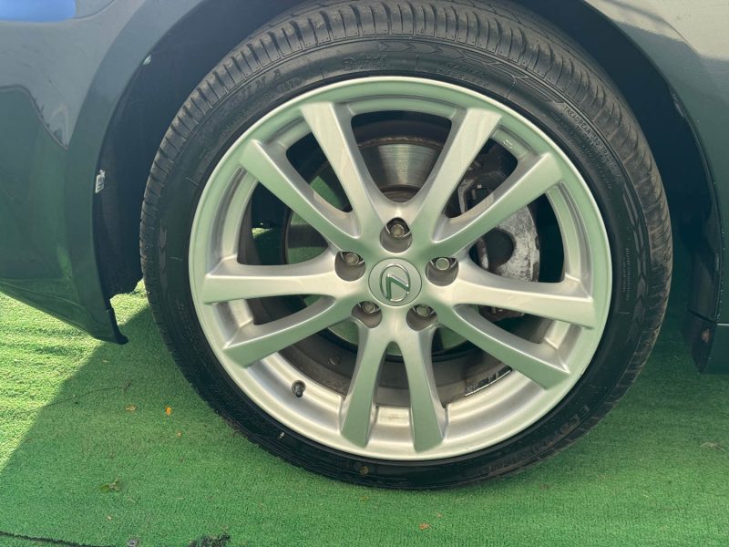 LEXUS IS220 IS 220D PACK SPORT 177CV/CAMERA/GPS/SIEGES CHAUFFANTS GARANTIE 6 MOIS 