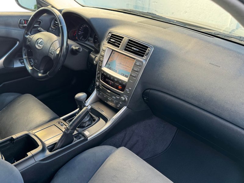 LEXUS IS220 IS 220D PACK SPORT 177CV/CAMERA/GPS/SIEGES CHAUFFANTS GARANTIE 6 MOIS 