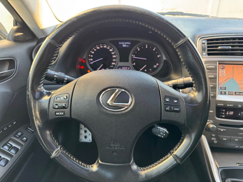 LEXUS IS220 IS 220D PACK SPORT 177CV/CAMERA/GPS/SIEGES CHAUFFANTS GARANTIE 6 MOIS 