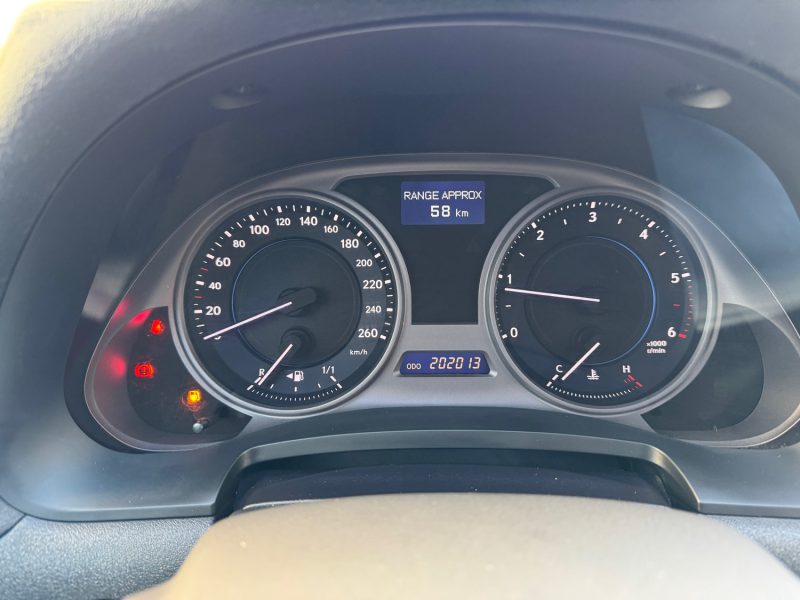 LEXUS IS220 IS 220D PACK SPORT 177CV/CAMERA/GPS/SIEGES CHAUFFANTS GARANTIE 6 MOIS 