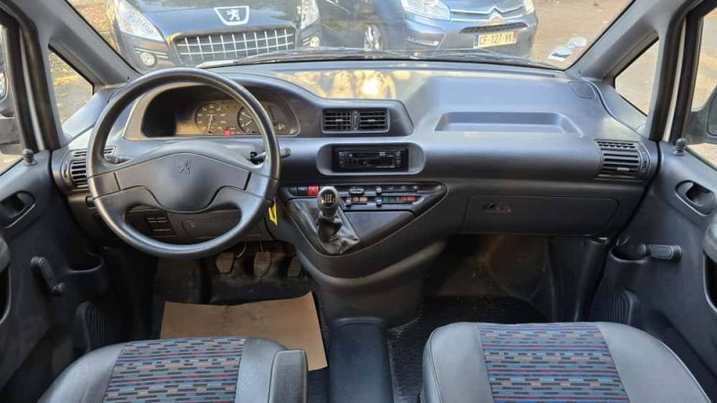 Peugeot EXPERT COMBI 1.9l D 70ch, *CLIMATISATION*, *PORTE LATÉRALE*, *5 PLACES*