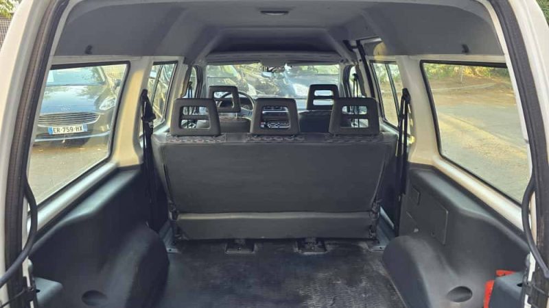 Peugeot EXPERT COMBI 1.9l D 70ch, *CLIMATISATION*, *PORTE LATÉRALE*, *5 PLACES*