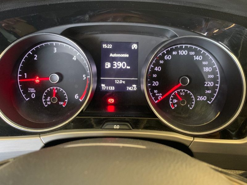 VOLKSWAGEN TOURAN 1.6 TDI 110CV 7 PLACES CONFORT LINE - DISTRIBUTION OK ET ENTRETIEN A JOUR  
