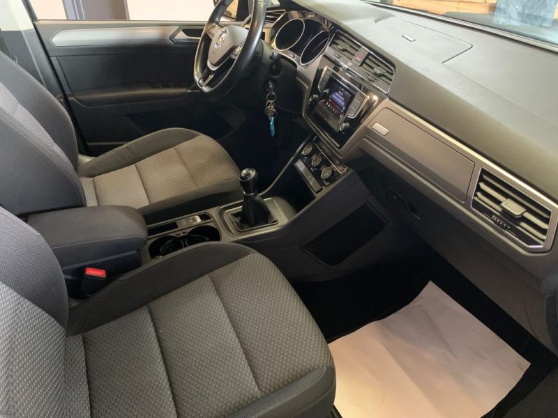 VOLKSWAGEN TOURAN 1.6 TDI 110CV 7 PLACES CONFORT LINE - DISTRIBUTION OK ET ENTRETIEN A JOUR  