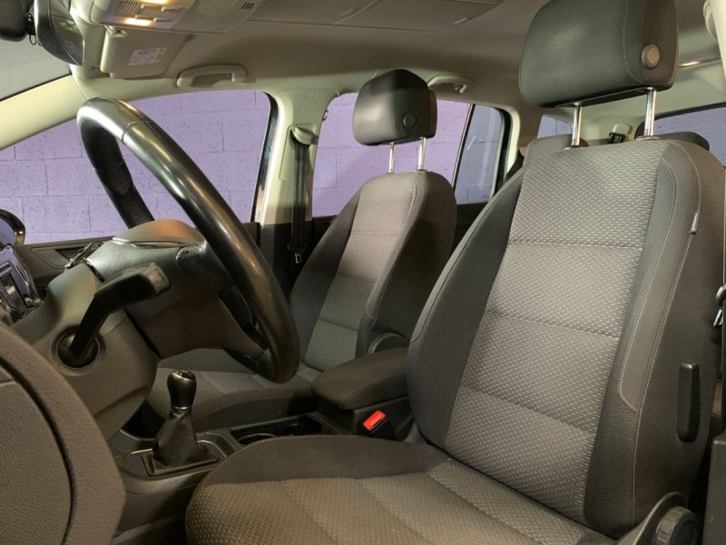 VOLKSWAGEN TOURAN 1.6 TDI 110CV 7 PLACES CONFORT LINE - DISTRIBUTION OK ET ENTRETIEN A JOUR  