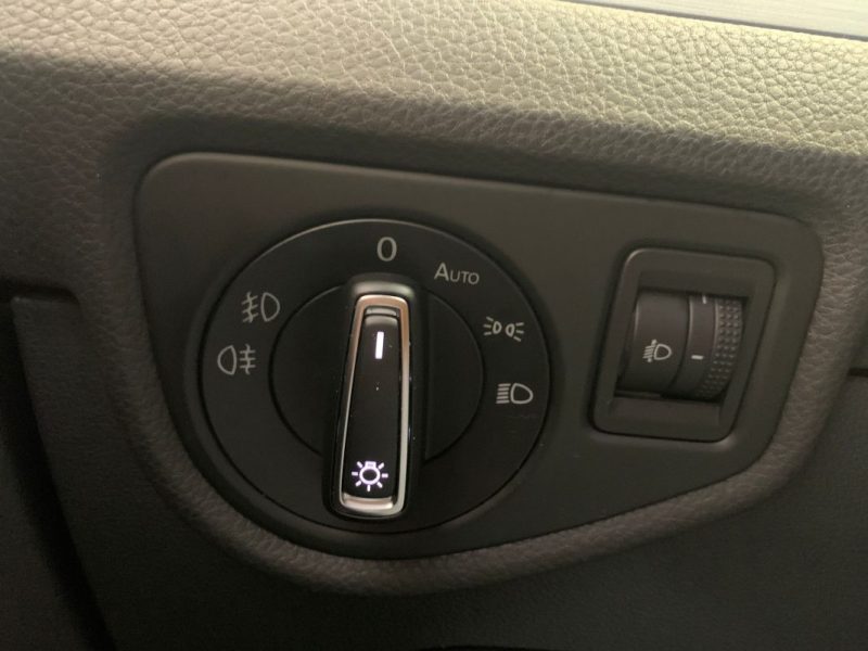 VOLKSWAGEN TOURAN 1.6 TDI 110CV 7 PLACES CONFORT LINE - DISTRIBUTION OK ET ENTRETIEN A JOUR  