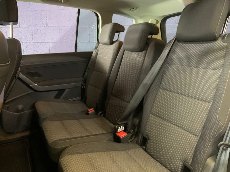 VOLKSWAGEN TOURAN 1.6 TDI 110CV 7 PLACES CONFORT LINE - DISTRIBUTION OK ET ENTRETIEN A JOUR  