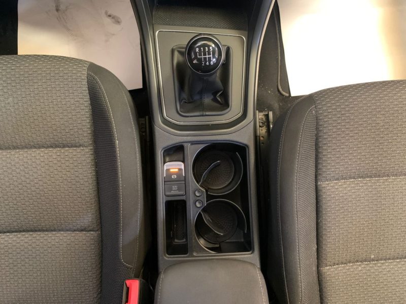 VOLKSWAGEN TOURAN 1.6 TDI 110CV 7 PLACES CONFORT LINE - DISTRIBUTION OK ET ENTRETIEN A JOUR  