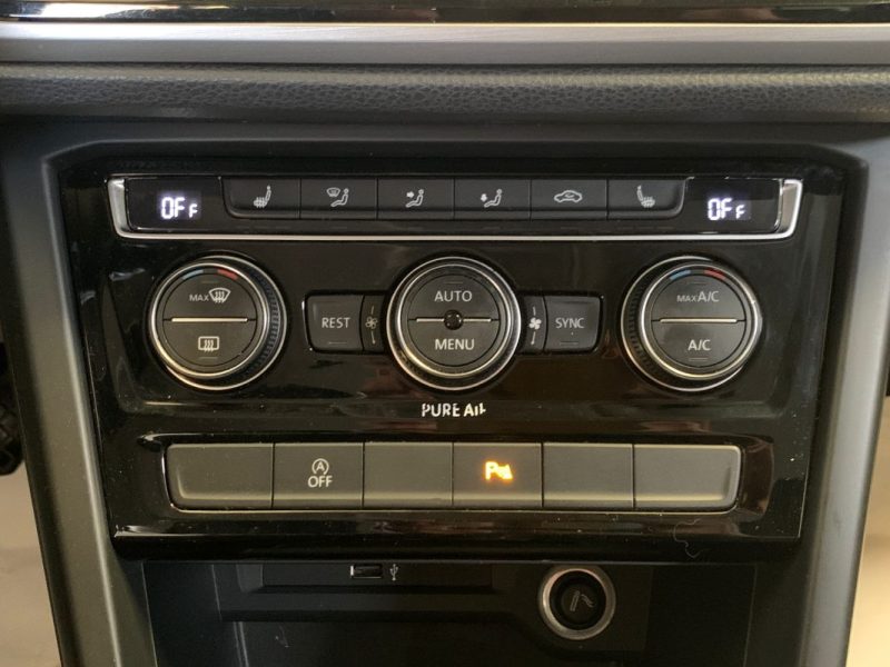 VOLKSWAGEN TOURAN 1.6 TDI 110CV 7 PLACES CONFORT LINE - DISTRIBUTION OK ET ENTRETIEN A JOUR  