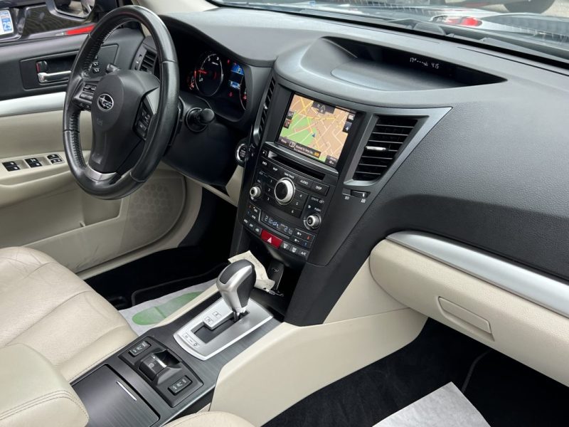 SUBARU OUTBACK 2.0 D 150 4WD 1ERE MAIN BOITE AUTO CUIR ToitOuvrant GPS CAMERA CritAir2 - Garantie1an