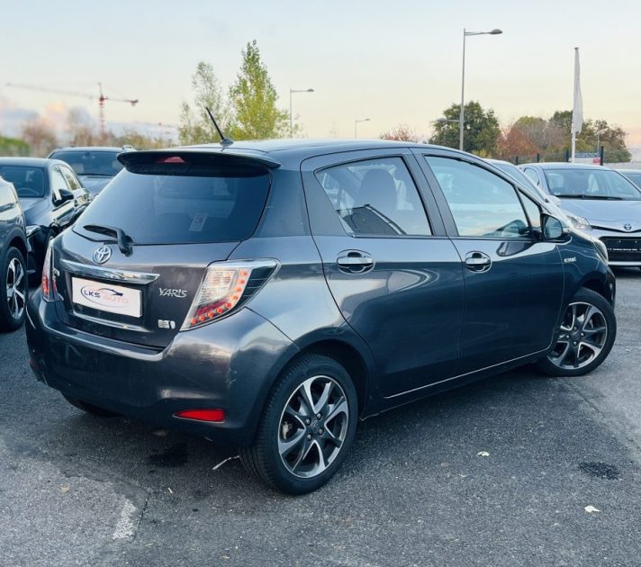 TOYOTA YARIS III 1.5 HYBRID 100H STYLE