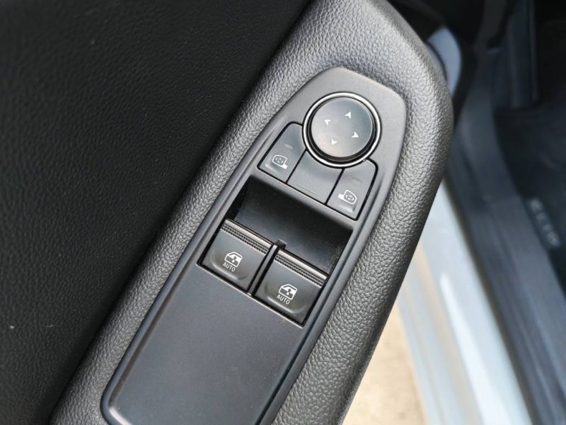 Renault Clio 1.6l E-Tech Hybrides Buisiness 140ch - Garantie 6 Mois