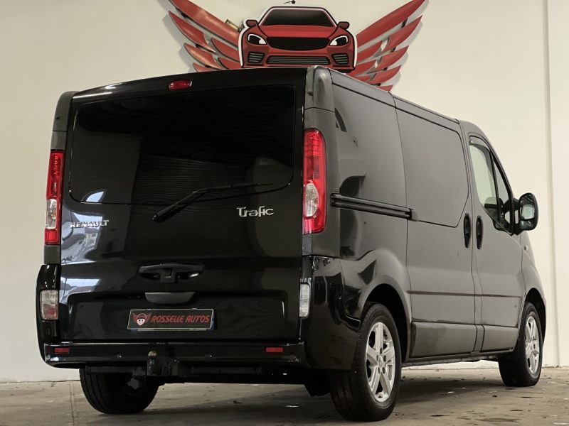 RENAULT TRAFIC 2.0 DCI 115CH AUTHENTIQUE 9 PLACES