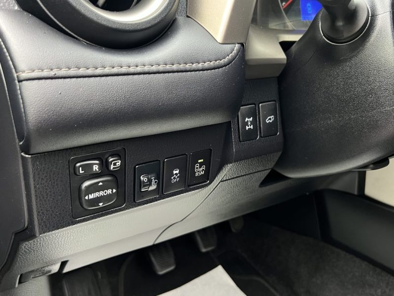 TOYOTA RAV4 IV LIFE 2.0 VVTi 151 Cv 1ERE MAIN 4WD ATTELAGE CAMERA RECUL CRIT AIR 1 - GARANTIE 1 AN