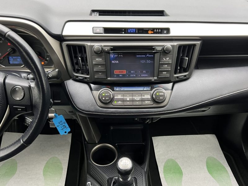 TOYOTA RAV4 IV LIFE 2.0 VVTi 151 Cv 1ERE MAIN 4WD ATTELAGE CAMERA RECUL CRIT AIR 1 - GARANTIE 1 AN