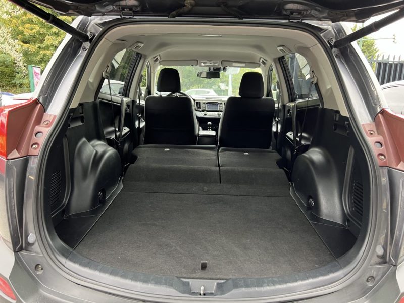 TOYOTA RAV4 IV LIFE 2.0 VVTi 151 Cv 1ERE MAIN 4WD ATTELAGE CAMERA RECUL CRIT AIR 1 - GARANTIE 1 AN