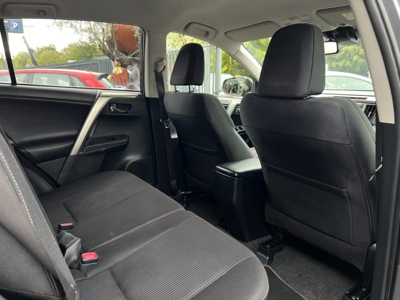 TOYOTA RAV4 IV LIFE 2.0 VVTi 151 Cv 1ERE MAIN 4WD ATTELAGE CAMERA RECUL CRIT AIR 1 - GARANTIE 1 AN