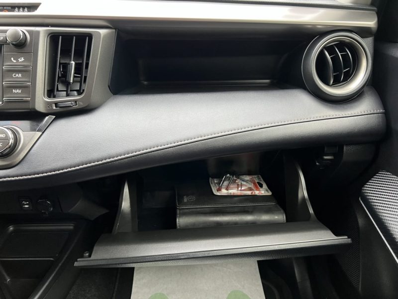 TOYOTA RAV4 IV LIFE 2.0 VVTi 151 Cv 1ERE MAIN 4WD ATTELAGE CAMERA RECUL CRIT AIR 1 - GARANTIE 1 AN