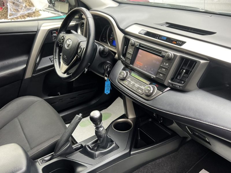 TOYOTA RAV4 IV LIFE 2.0 VVTi 151 Cv 1ERE MAIN 4WD ATTELAGE CAMERA RECUL CRIT AIR 1 - GARANTIE 1 AN