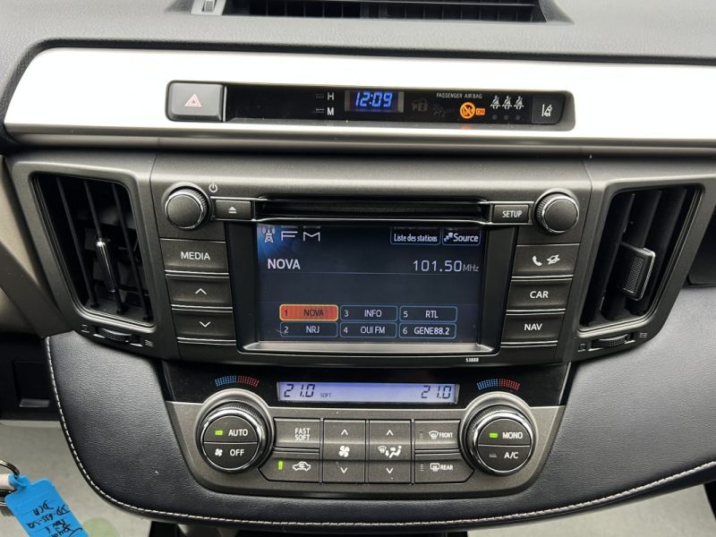TOYOTA RAV4 IV LIFE 2.0 VVTi 151 Cv 1ERE MAIN 4WD ATTELAGE CAMERA RECUL CRIT AIR 1 - GARANTIE 1 AN