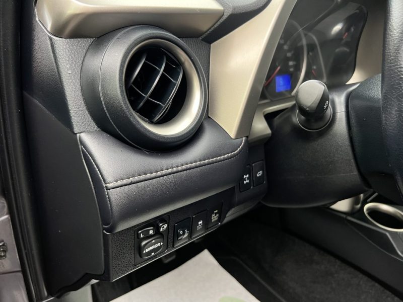 TOYOTA RAV4 IV LIFE 2.0 VVTi 151 Cv 1ERE MAIN 4WD ATTELAGE CAMERA RECUL CRIT AIR 1 - GARANTIE 1 AN