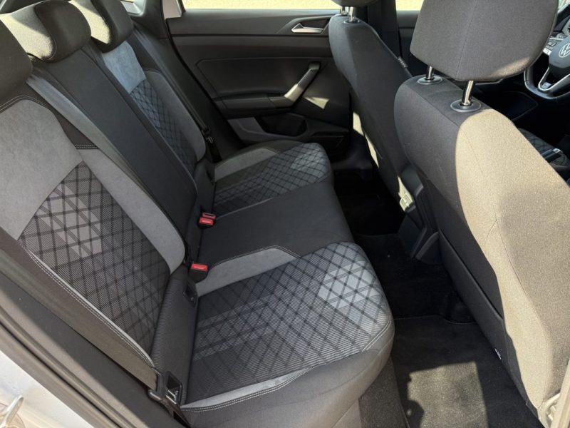 VOLKSWAGEN POLO 1.0 TSI 95CH R-LINE DSG Apple carplay / ACC