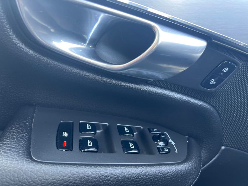 VOLVO XC90 T8 TWIN ENGINE 320 + 87CH R-DESIGN GEARTRONIC 7 PLACES 2017