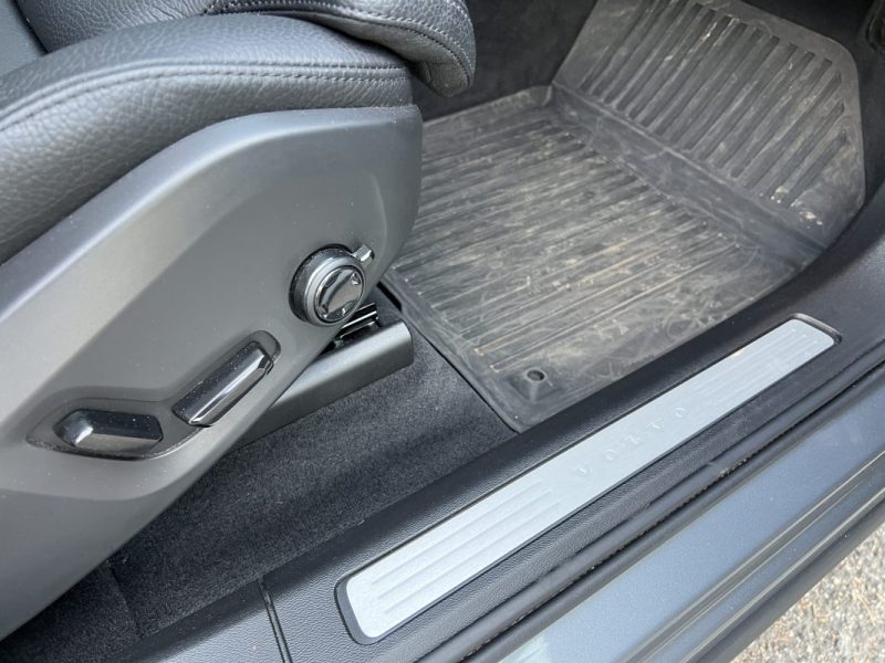 VOLVO XC60 T8 AWD RECHARGE 303 + 87CH INSCRIPTION LUXE GEARTRONIC - ENTRETIEN COMPLET VOLVO - 1ÈRE MAIN 