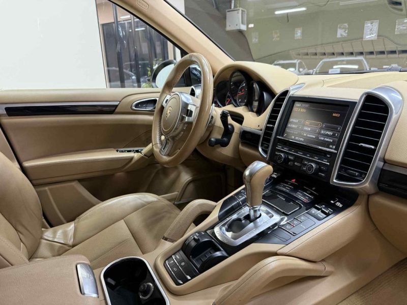 PORSCHE CAYENNE DIESEL 3.0 D V6 245CV VENTE À MARCHAND 2013