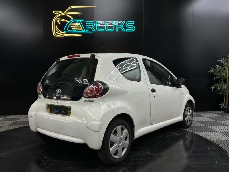 TOYOTA AYGO 1.0 VVT-I 68 cv SPORT 3P
