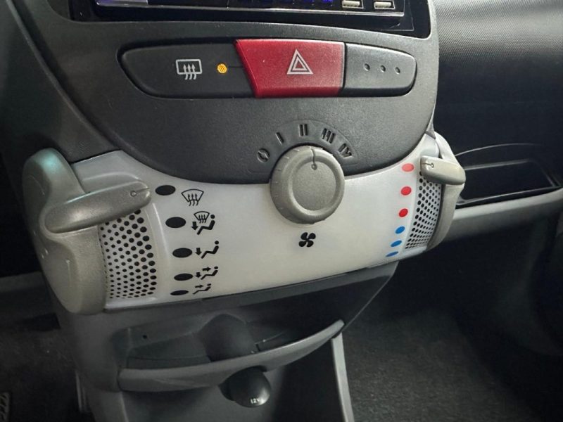 TOYOTA AYGO 1.0 VVT-I 68 cv SPORT 3P