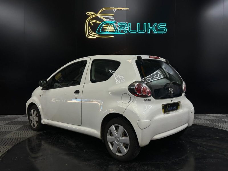 TOYOTA AYGO 1.0 VVT-I 68 cv SPORT 3P