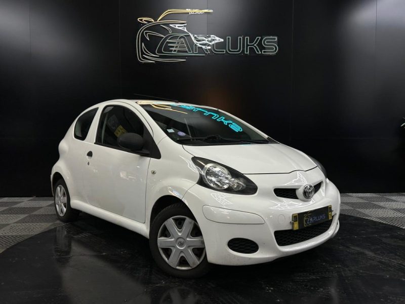 TOYOTA AYGO 1.0 VVT-I 68 cv SPORT 3P