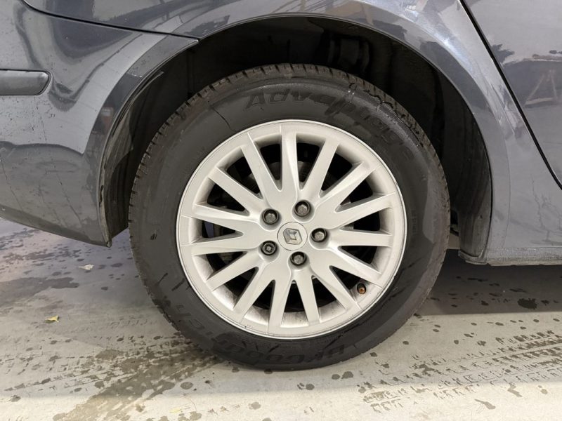 RENAULT LAGUNA  2.0 DCI 150 CARMINAT / SUIVI COMPLET RENAULT