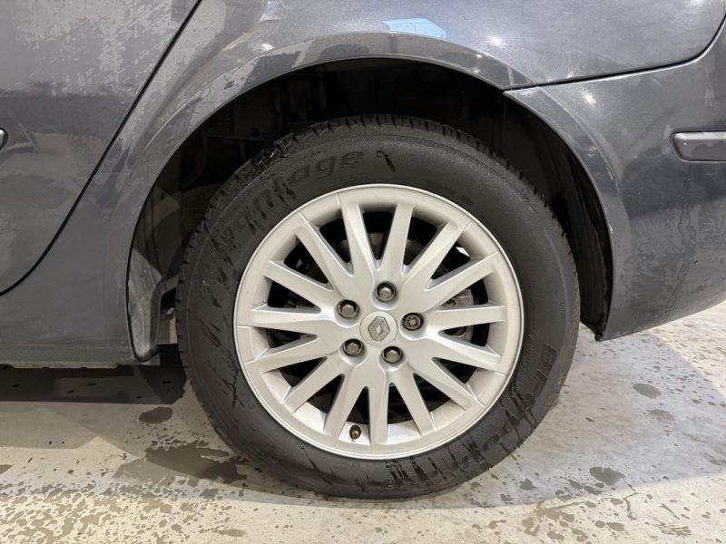 RENAULT LAGUNA  2.0 DCI 150 CARMINAT / SUIVI COMPLET RENAULT