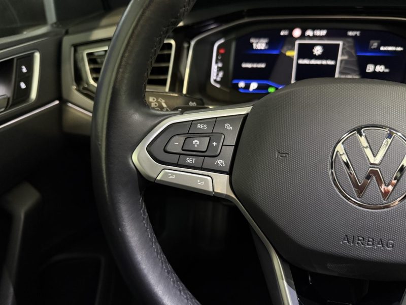 VOLKSWAGEN TAIGO 1.0 TSI 110CV DSG7 R-LINE - Toit ouvrant - Pack son Beat - Apple CarPlay - Caméra 