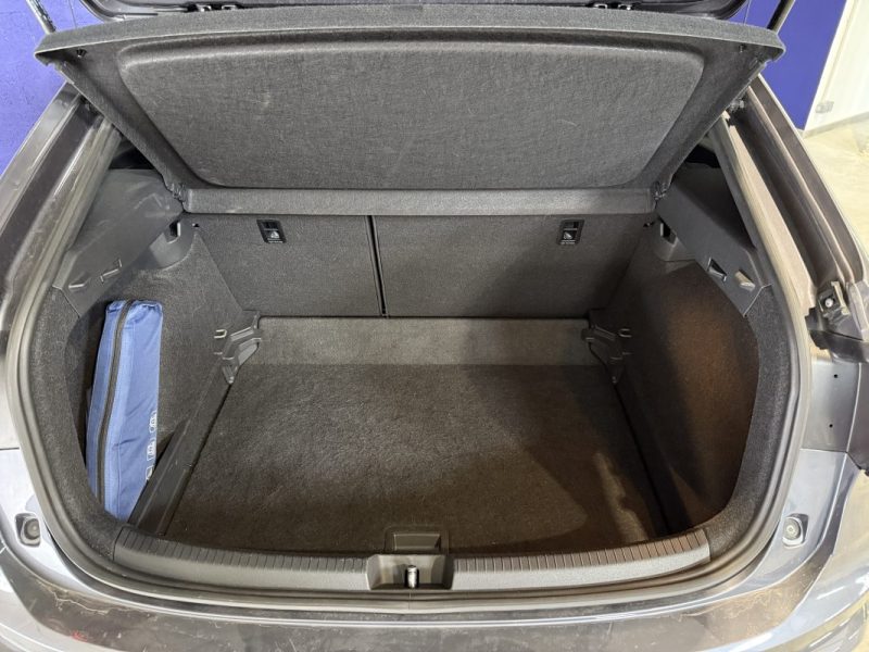 VOLKSWAGEN TAIGO 1.0 TSI 110CV DSG7 R-LINE - Toit ouvrant - Pack son Beat - Apple CarPlay - Caméra 