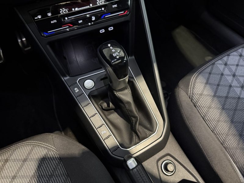 VOLKSWAGEN TAIGO 1.0 TSI 110CV DSG7 R-LINE - Toit ouvrant - Pack son Beat - Apple CarPlay - Caméra 