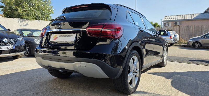 MERCEDES GLA 200D 136CV/ 7-G DCT / INTUITION 2019